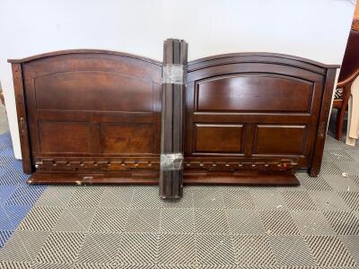 Queen Size Traditional Arched Wooden Bed Frame Set with Headboard, Footboard, Rails & Slats
