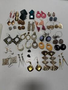 26+ Pair Assorted Fashion Earrings Lot &ndash; Stud, Dangle, Hoop, Clip-on &ndash; Mixed Colors & Styles