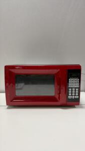 Hamilton Beach EM720CPN-PMA 0.7 cu. ft. 700W Countertop Microwave Oven, Red/Black