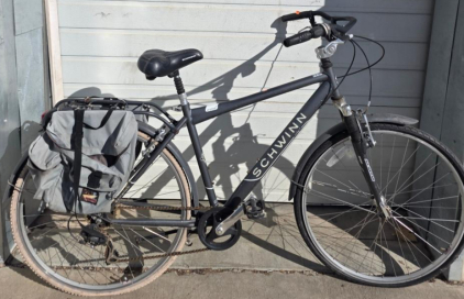 Schwinn City 7 Urban Commuter Bike, 7-Speed, Front Suspension, Rear Rack with Panniers