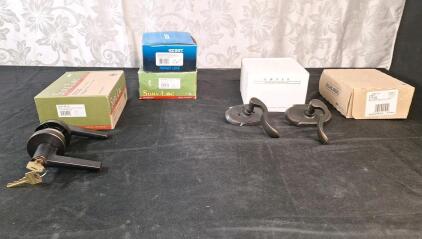 (1) Sure Lock Vintage Bronze Entry Lever Set W/ (2) Keys. (2) Entry Leversets, Both W/O Keys & (2) Passageway Leversets