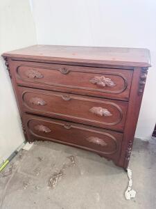 Antique Victorian Wooden Chest of Drawers with Carved Fronts and Turned Columns