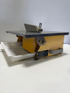 Workforce THD550 Wet Tile Saw 7" Blade, 1-3/8" Cut Depth, 12" Rip, 550W, UL Listed Powers on.