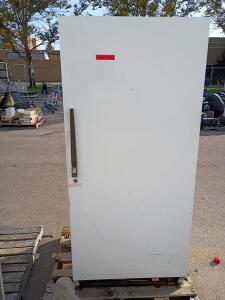 Kenmore 15.3 Cu. Ft. Upright Freezer Model 2722, Manual Defrost, White
