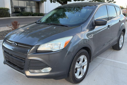 2015 FORD ESCAPE - 4X4!