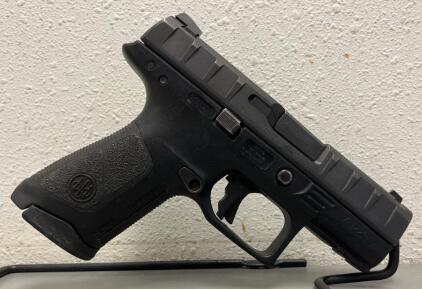 Beretta APX 9mm Semi-Auto Pistol, 4.25" Barrel, 17+1, Black, Italian-Made, A151107X