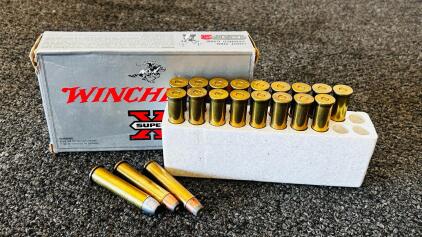 Winchester Super-X .45-70 Govt 300gr Jacketed Hollow Point 20rd Brass Rifle Ammo X4570H