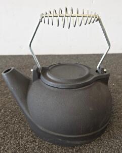 Cast Iron Kettle, 2 Quart, Black, Heavy-Duty Spiral Handle, For Stove or Campfire