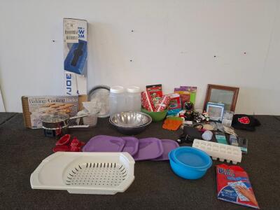 Large Mixed Kitchen and Household Item Lot, Baking Racks, Colander, Containers, Utensils, Gloves, snow peel and more