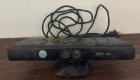 Xbox 360 Kinect Sensor, 5 Controllers (Wired/Wireless), Dual Charging Dock, NES USB Controller - 2