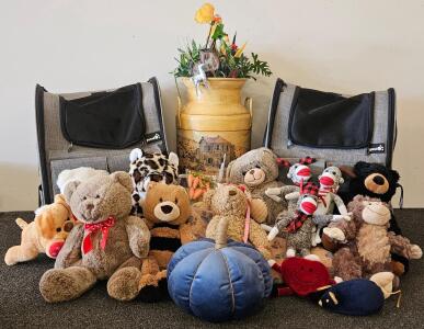 Lot of 15 Plush Toys & Bears, 2 Pecute Pet Carriers, Blanket, D&eacute;cor &ndash; Mixed Animals & Accessories
