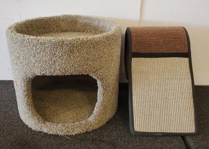 Carpeted Cat Condo with Entry Opening & Inclined Sisal Cat Scratcher Ramp, 16"x16"x15" & 18"x10"x10"