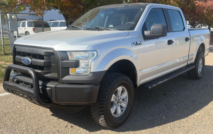 2017 FORD F-150 - 4X4!