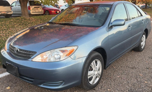 2004 TOYOTA CAMRY LE - FWD!