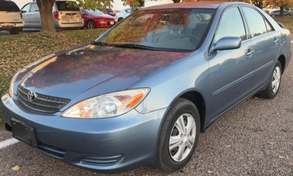 2004 TOYOTA CAMRY LE - FWD!