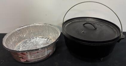 Lodge 12-Inch Cast Iron Camp Dutch Oven, 6 Qt, with Carry Bag And Liners