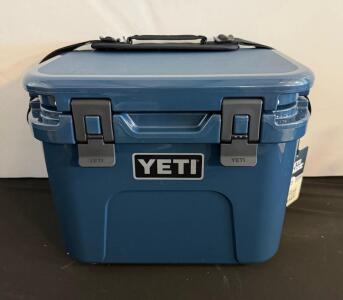 YETI Roadie 15 Hard Cooler, Navy, 15 Quarts, Serial #500000007658
