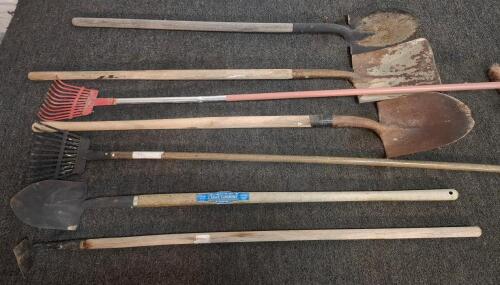 Assorted Garden Hand Tools &ndash; 8 Pieces Including Shovels, Rakes, And Hoe
