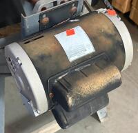 Craftsman 113.298030 10" Table Saw, 1 HP Motor, 24" Rip Capacity, Heavy Rust - 4