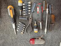 Mixed campng Lot: Kitchenware, Tools, Games, Bakeware, Propane Regulator, Percolator, First Aid, Clock - 4