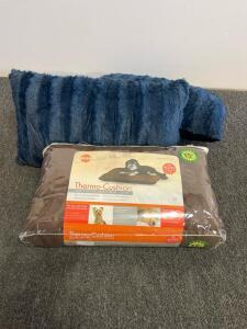 K&H Thermo-Cushion Small 19x24" Heated Pet Bed, 6W, Removable Cover, Blue pillows