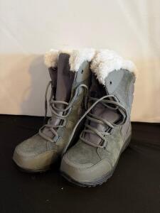 Columbia Women's Ice Maiden II Winter Boots, Size 7.5, Waterproof, Insulated, Shale/Dark Raspberry