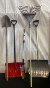 UnionTools Metal Snow Shovel 1640400, Round-Point Shovel, Red Snow Shovel, Pruner, Leaf Rake