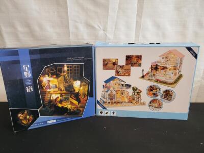 Rolife Seaside Holiday Miniature Dollhouse Kit 13844, 1:24 Scale, LED Lights, Multi-Level