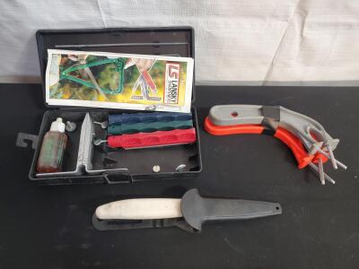 Lansky Deluxe 3-Stone Knife Sharpening System, Knife, Clamp-On Guides, Case, Made in USA