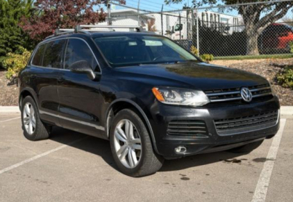 2014 VOLKSWAGEN TOUREG - DIESEL!