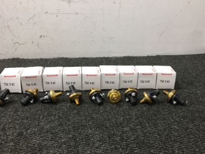 (9) Honeywell 77343-10-N/C Pressure Switches