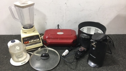 Assortment of Kitchen Appliances