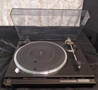 (1) Technics SL-QD33 Quartz Direct Drive Automatic Turntable System.