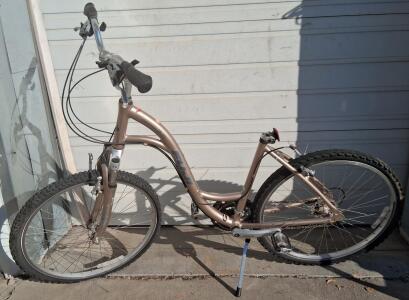 Light Brown, Fuji Sagres 2.0 Step-Through Hybrid Bike, 26" Wheels, Front Suspension, Shimano 21-Speed