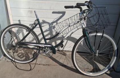 Causeway Step-Through Cruiser, 26" Wheels, 6-Speed, Basket, Green/White Steel Frame