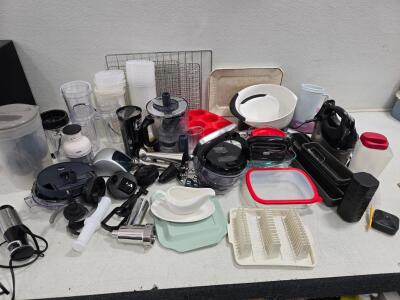Mixed Kitchen Appliances and Bakeware Lot &ndash; Ninja cups, Coffee Grinder, Hand Blender, Food Processor parts , 40+ Pieces