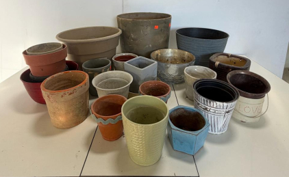 Assorted approximately 20 Mixed Plant Pots & Planters, Variety of Sizes/Materials, Largest 16"x14", Most w/ Drainage