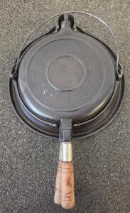 Wagner #8 Cast Iron Stovetop Waffle Maker, Vintage 1910 Patent, Wood Handles, Sidney Ohio