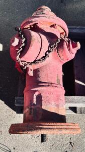 Dry-Barrel Fire Hydrant with Two 2.5" Hose Nozzles and One 4.5" Pumper Nozzle