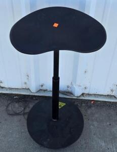 FOCAL Locus Seat &ndash; Ergonomic Sit-Stand Stool, Adjustable Height 31"-41", Black