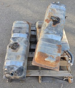 Steel Automotive Gas Tanks (48x20x10 in, 16-25 gal) w/ Sending Units &ndash; Lot Of 3