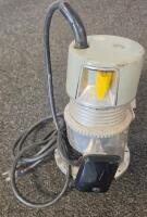 Stanley Model 04 Electric Wood Router, 9.0A, 26,000 RPM, Fixed Base, Includes Metal Case Tested And Functioning - 3