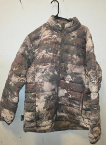 Cabela&rsquo;s Men&rsquo;s Medium Camo Insulated Puffer Jacket, Polyester, Full Zip, Vietnam