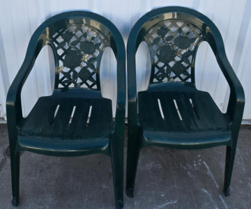 Stackable Dark Green Plastic Patio Chairs With Floral Lattice Back