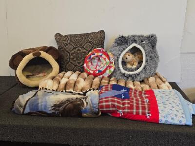 Mixed Lot Pet Bedding & Accessories &ndash; Cat/Dog Beds, Tunnels, Blankets, Plush Toy &ndash; 6 Items