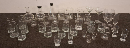 Laboratory Glassware, ULAB/Labvida/Korter, 250&ndash;1000mL Beakers & Flasks, Stemware, 35+ Pieces (Shelf A)