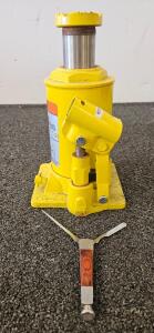 Ford Hydraulic Bottle Jack DC34-17A078-AB, 4 Ton Capacity, Serial No. 20170329A