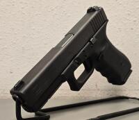 Glock 22 Gen 4 .40 S&W, Austrian Made, Serial BKRV656, with Holster - 5