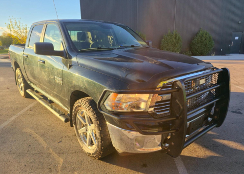2015 RAM 1500 - TOUCH SCREEN DISPLAY!