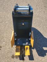 12" Mini Excavator Digging Bucket, 2 Bolt-On Teeth, Side Cutters, Fits 1-2 Ton Machines - 2